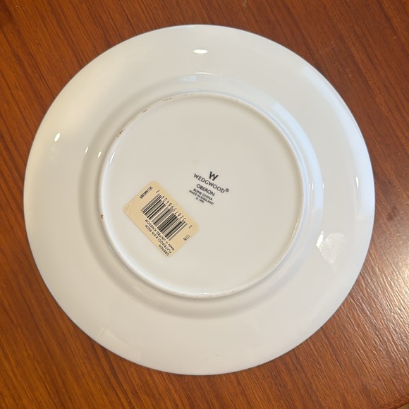 Wedgwood china Oberon pattern 8-1:4” salad plates - Picture 3 of 3